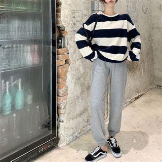 Crewneck Striped Sweatshirt / Plain Straight-cut Pants