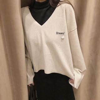 Lettering V-neck Long-sleeve Loose-fit Top / Plain Turtleneck Slim-fit Sleeveless Dress