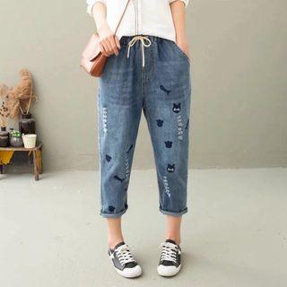 Cat Embroidered Straight-cut Cropped Jeans