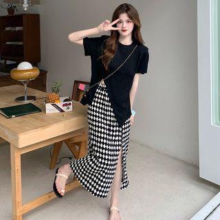 Set: Slit T-shirt + Argyle Midi Pencil Skirt