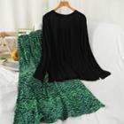 Set: Long-sleeve T-shirt + Print Midi A-line Skirt T-shirt - Black - One Size / Skirt - Green - One Size