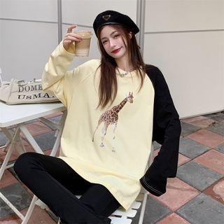 Long-sleeve Giraffe Print Loose-fit T-shirt Light Almond - One Size