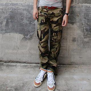 Zip-accent Camouflage Print Cargo Pants