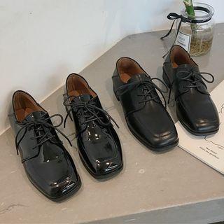 Square Toe Faux Leather Oxfords