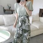 Short-sleeve Plain T-shirt / Midi Leaf Print A-line Skirt