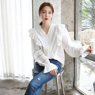Bishop-sleeve Laced Frilled Blouse