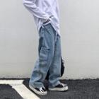 Distressed Long-sleeve T-shirt / Pocket Detail Straight-fit Jeans