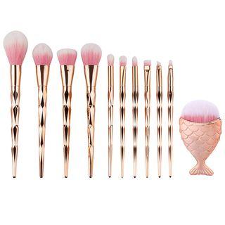 Makeup Brush With Geometric Handle