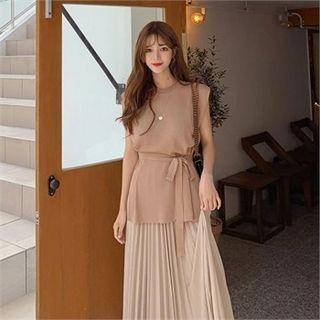 Sleeveless Knit Top With Sash