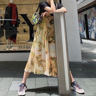 Set: Plain Short-sleeve T-shirt + Printed Spaghetti Strap Midi Dress