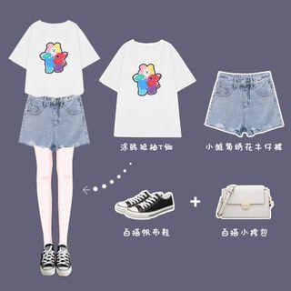 Short-sleeve Cartoon Print T-shirt / Embroidered Frayed Denim Shorts