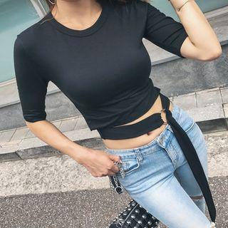Short-sleeve Buckled Cropped Top