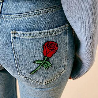 Rose-appliqu  Washed Tapered Jeans