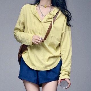 Long-sleeve Hooded T-shirt / Plain Shorts