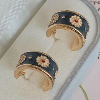 Embossed Hoop Earring / Clip-on Earring