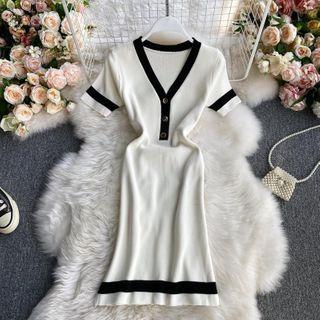 V-neck Color-block Knitted Dress