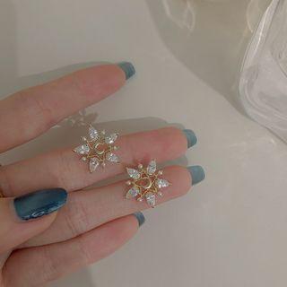Rhinestone Star Ear Stud / Clip-on Earring