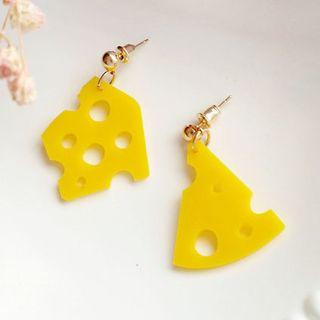 Cutout Asymmetric Drop Earring