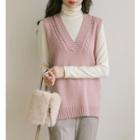Set Of 2: Colored Dip-back V-neck Vest