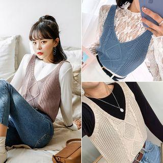 V-neck Cropped Cable-knit Vest