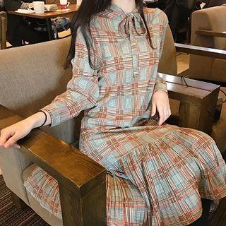 Long-sleeve Knit Top / Long-sleeve Plaid Midi Dress