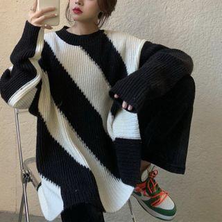 Striped Sweater / Plain Slit Straight Leg Pants