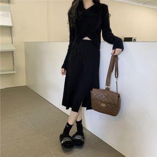 V-neck Plain Cropped Sweater / High-waist Plain Ribbed Skirt