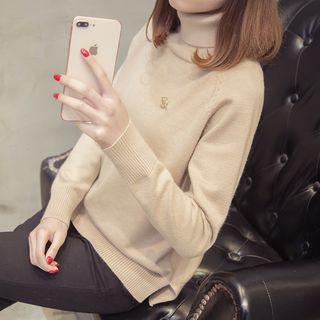 Plain Turtleneck Sweater With Brooch