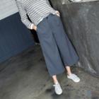 Classic Pleated Cropped Pants