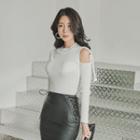 Crew-neck Cutout-shoulder Ribbed Top