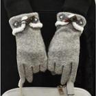Fleece-trim Toggle Gloves