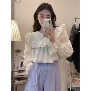 Long-sleeve V-neck Ruffle Blouse / Plain Shorts