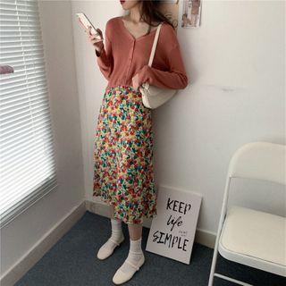 Buttoned Knit Top / Floral Printed Midi Skirt