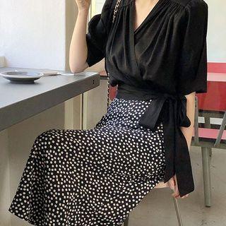 Puff-sleeve Tie-waist Cropped Blouse / Floral Print Midi A-line Skirt