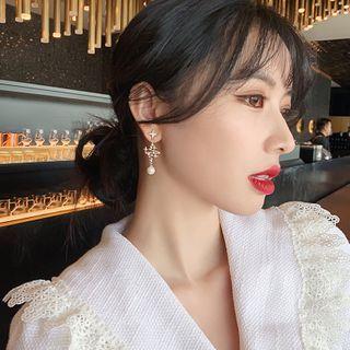 Pearl Bow Stud Earring  - As Shown In Figure