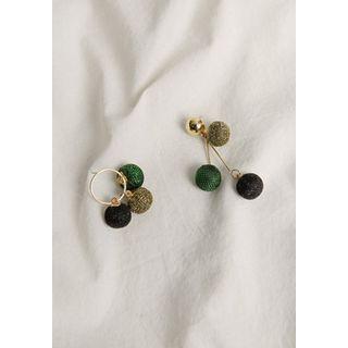 Pom-pom Asymmetric Dangle Earrings