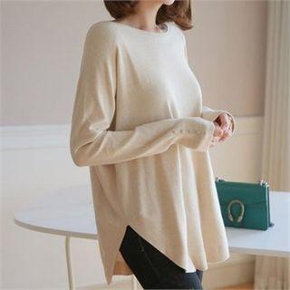 Button-cuff Round-hem Knit Top