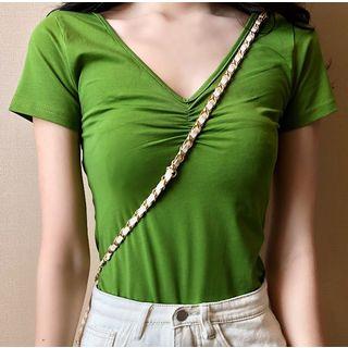 V-neck Short-sleeve T-shirt / Straight-fit Skirt
