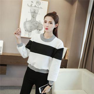 Mock-neck Cropped Pullover