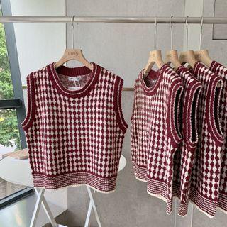 Patterned Sweater Vest Gray & Red - One Size
