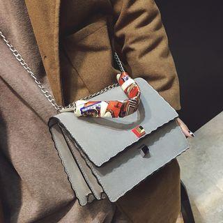 Scallop Trim Chain Strap Crossbody Bag