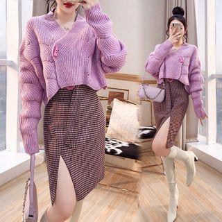 Set: V-neck Sweater + Slit Pencil Skirt