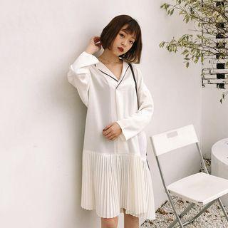 Loose-fit Lapel Pleated Long-sleeve Dress