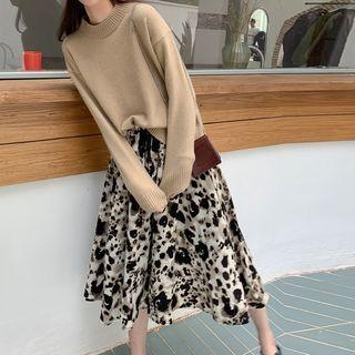 Plain Long-sleeve T-shirt / Printed Midi A-line Skirt