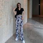 Short-sleeve T-shirt / Printed Pants