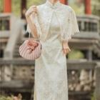 Set: Sleeveless Lace Qipao + Capelet
