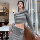 Off-shoulder Cropped Sweater / Knit Mini Pencil Skirt