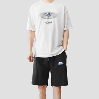 Short-sleeve Printed T-shirt / Label Applique Shorts