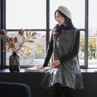 Sleeveless Ruffle-hem Glen-plaid Dress