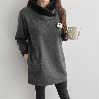 Faux-fur Trim High-neck Napped Top
